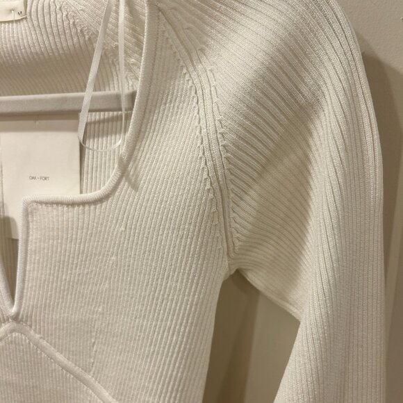 NEW WITH TAGS - Women's Ribbed Square Neck Sweater - Picture 3 of 4